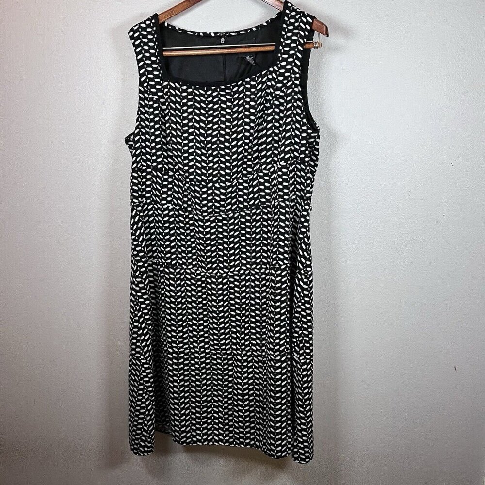 JM Studio by John Meyer Women’s 18W Sleeveless Sheath Dress Black & White